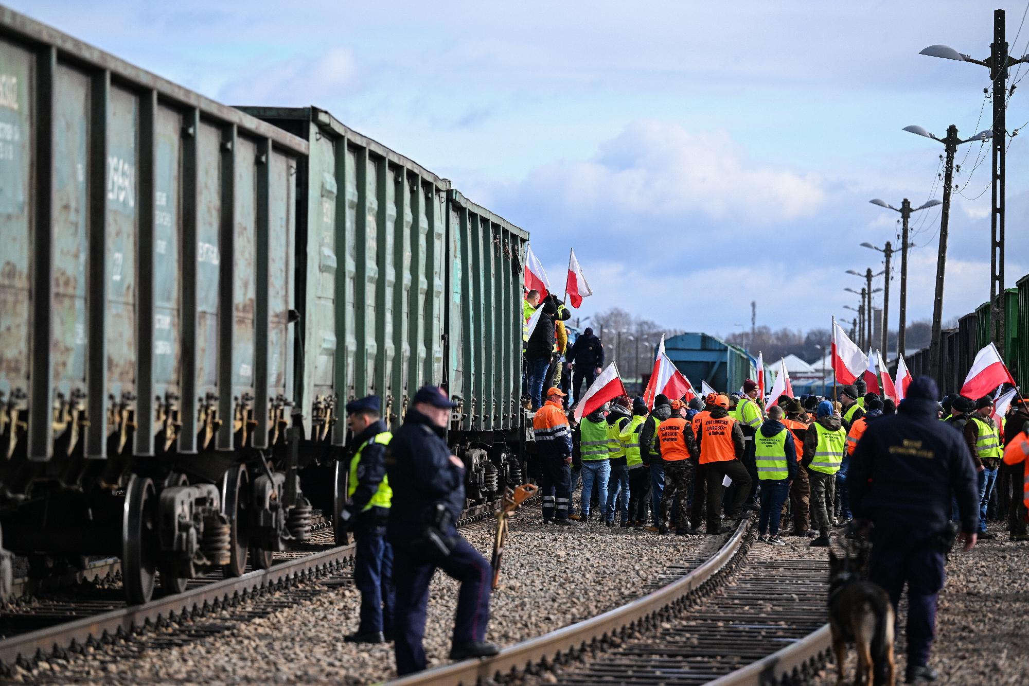Országszerte közlekedési nehézségeket okozott a lengyel gazdák tiltakozása