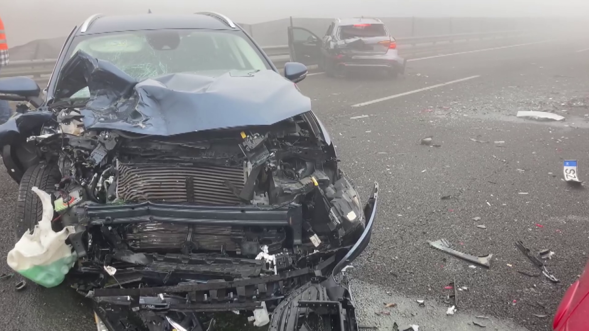 Több baleset is történt az M7-es autópályán a köd és vélhetően füst miatt + videó