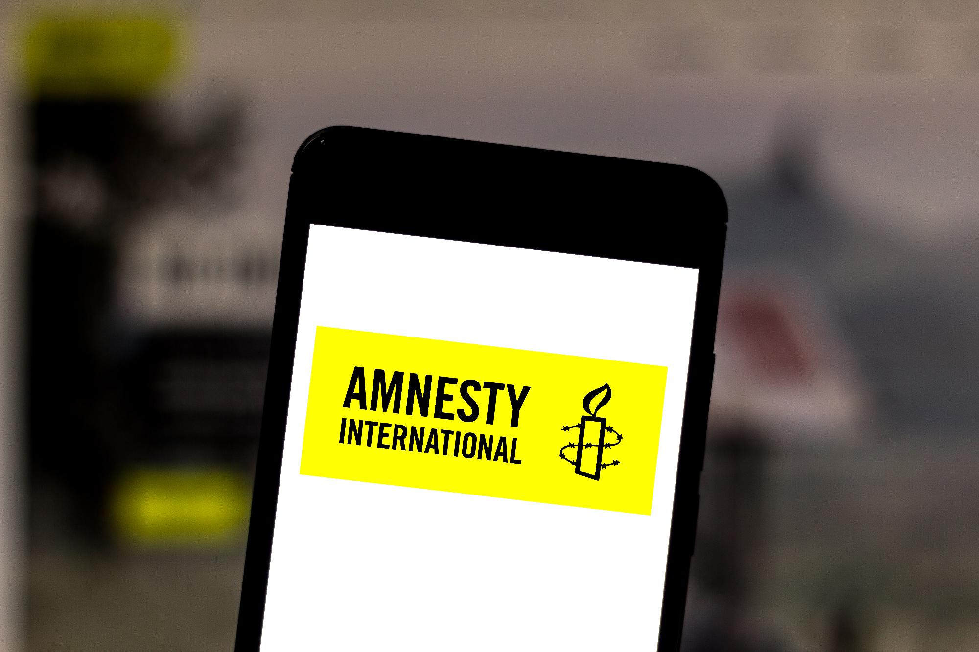 „Az Amnesty International szexuális propagandát szeretne terjeszteni a kiskorúak számára” + videó