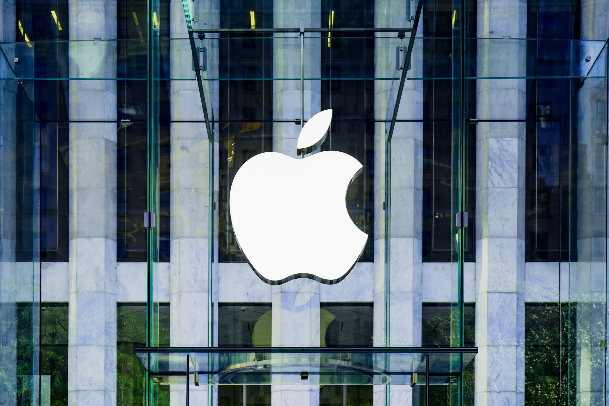 Az Európai Bizottság 1,8 milliárd eurós bírsággal sújtotta az Apple-t