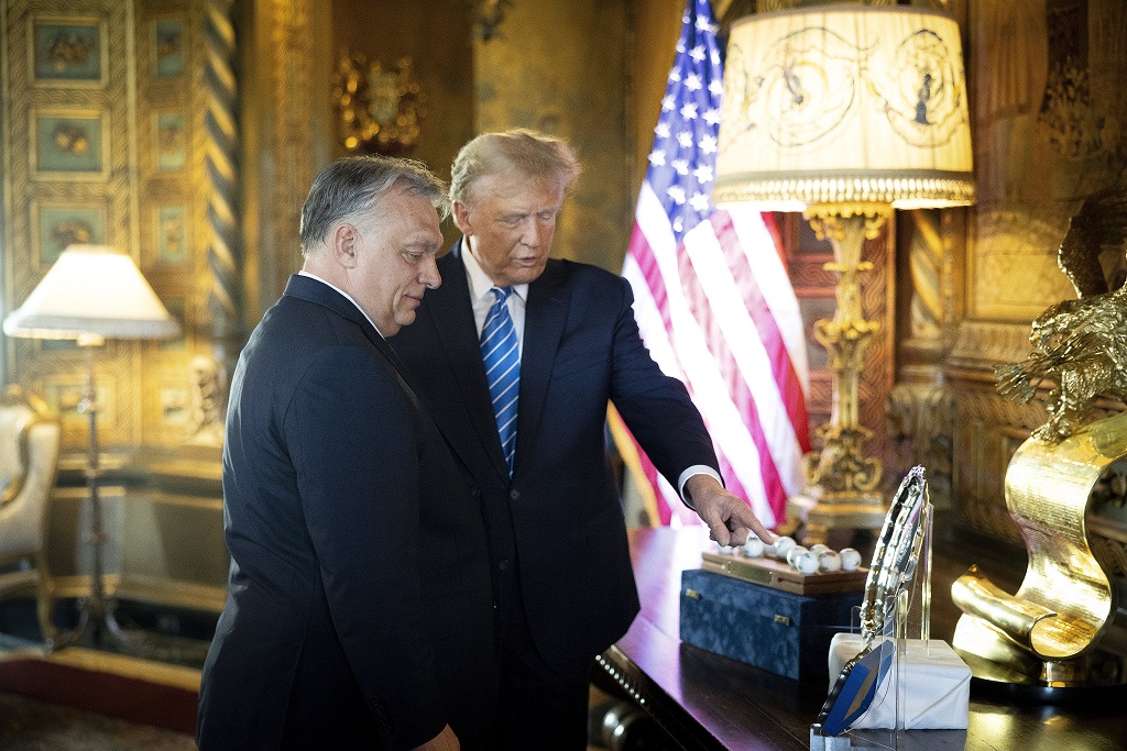 Egy órán át tárgyalt Orbán Viktor és Donald Trump a republikánus elnökjelölt floridai rezidenciáján + videó