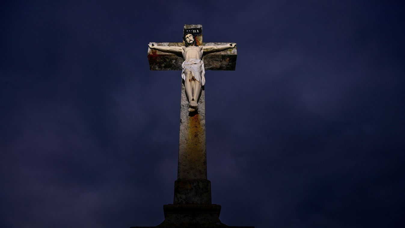Megdöbbentő a keresztényellenesség Franciaországban