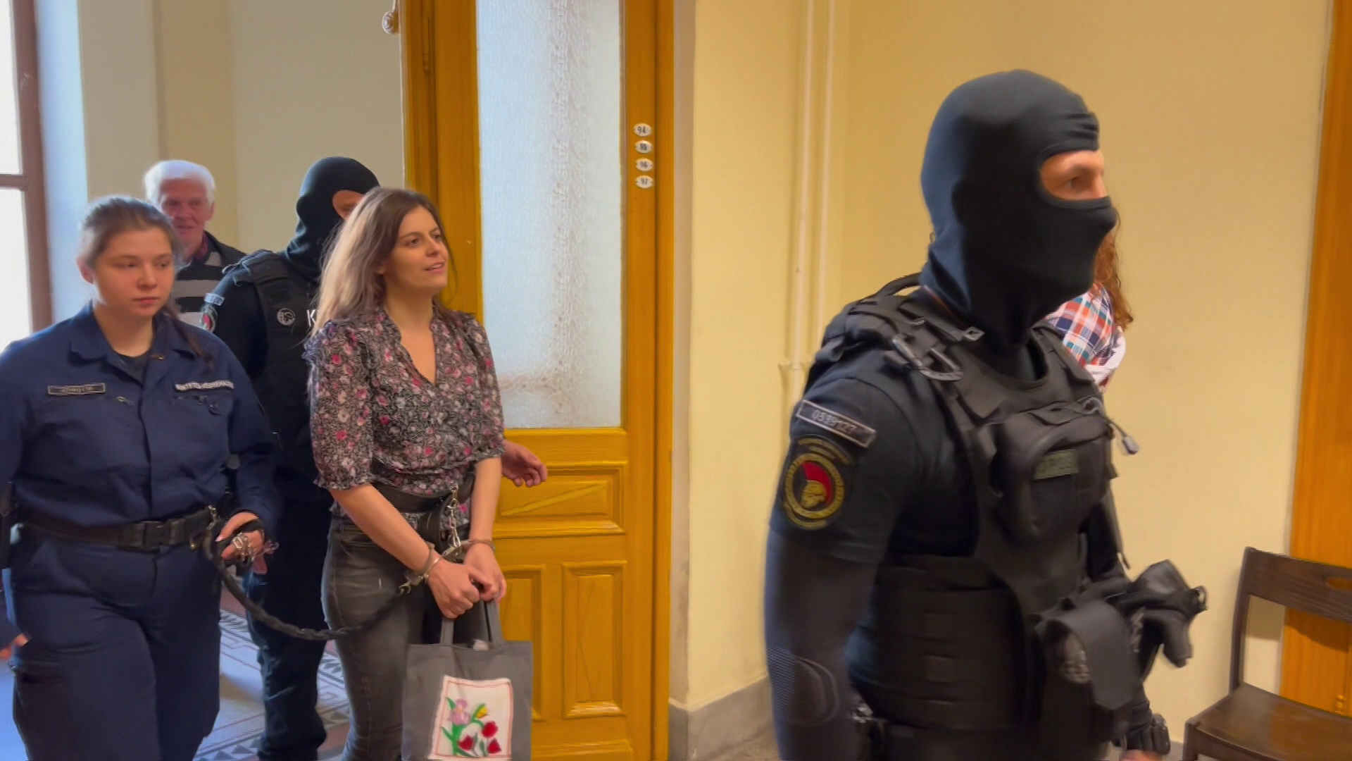 Bekerülhet az antifasiszta Ilaria Salis az Európai Parlamentbe + videó