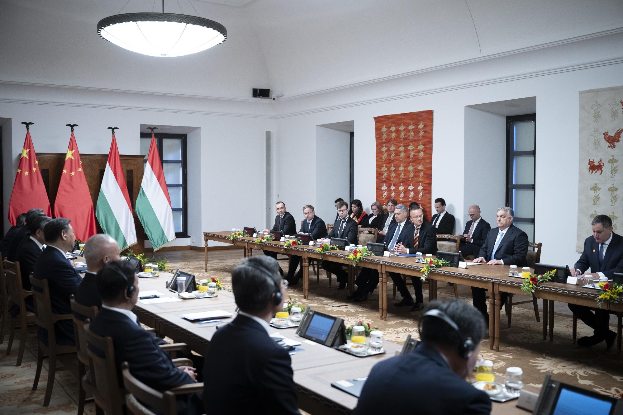 Orbán Viktor: Támogatjuk a kínai békekezdeményezést