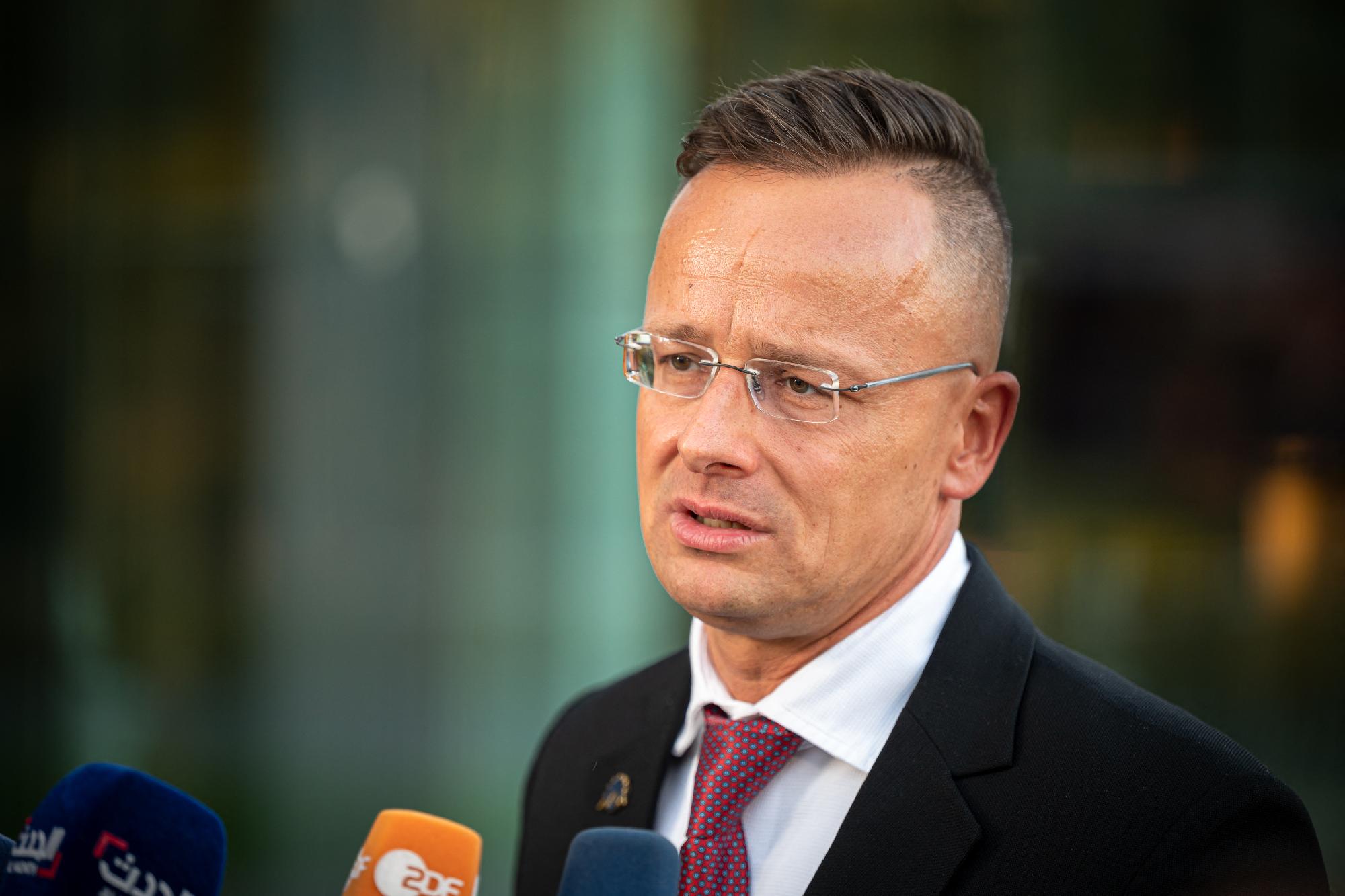 Szijjártó: küzdelem várható a Magyarország által ellenzett NATO-s javaslat ügyében