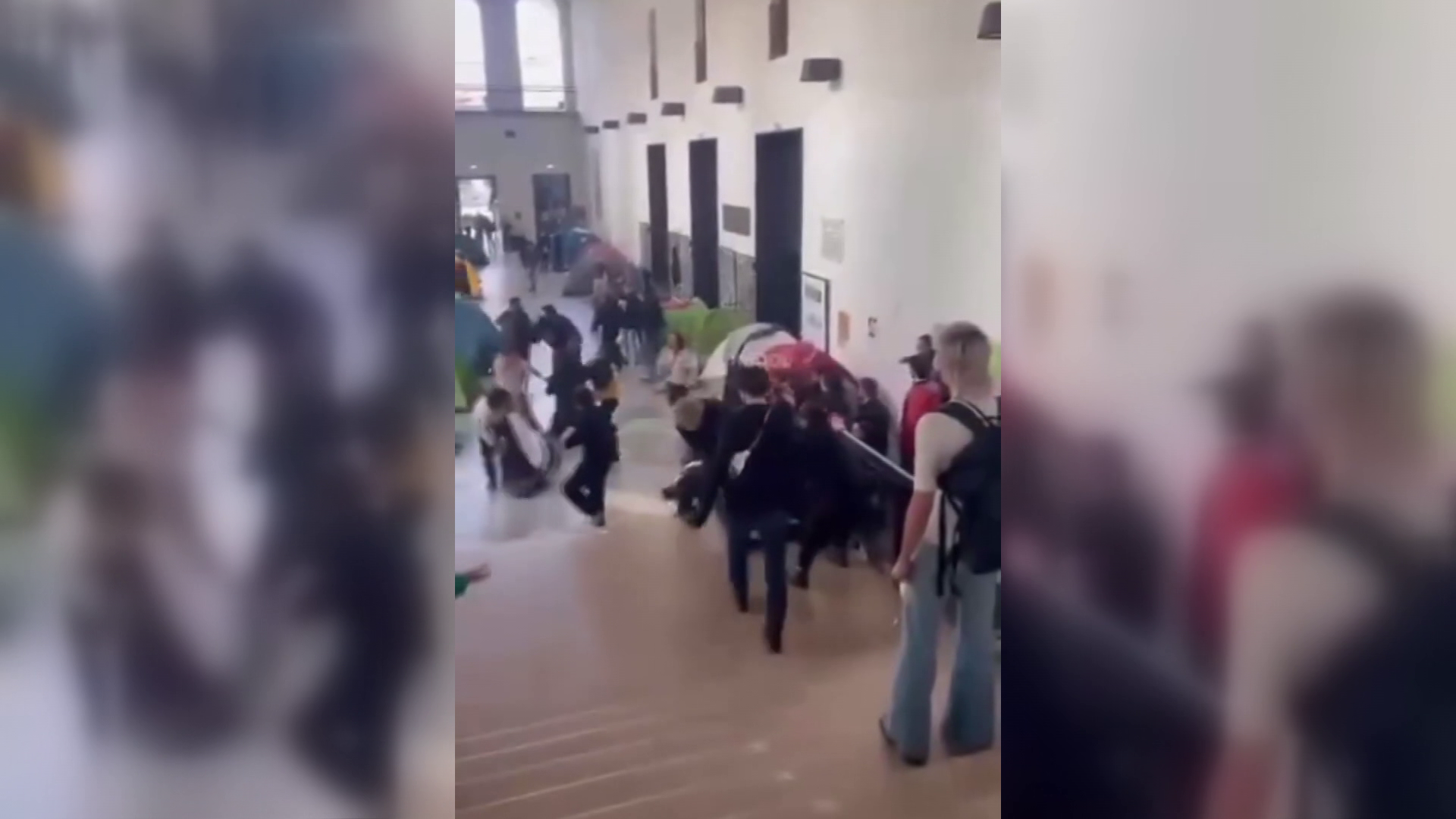 Verekedés robbant ki a szélsőbaloldali palesztinpárti tüntetők között a milánói egyetemen + videó