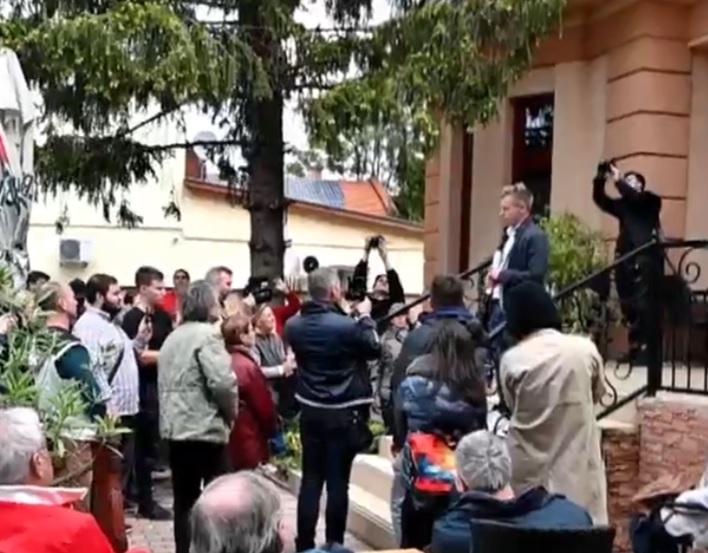 A frissen alakult Tisza Párt és újdonsült vezetője körül egyre több botrányos eset lát napvilágot + videó