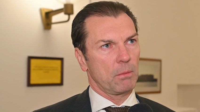 Közpénzből kampányolt a Gyurcsány-párti polgármester