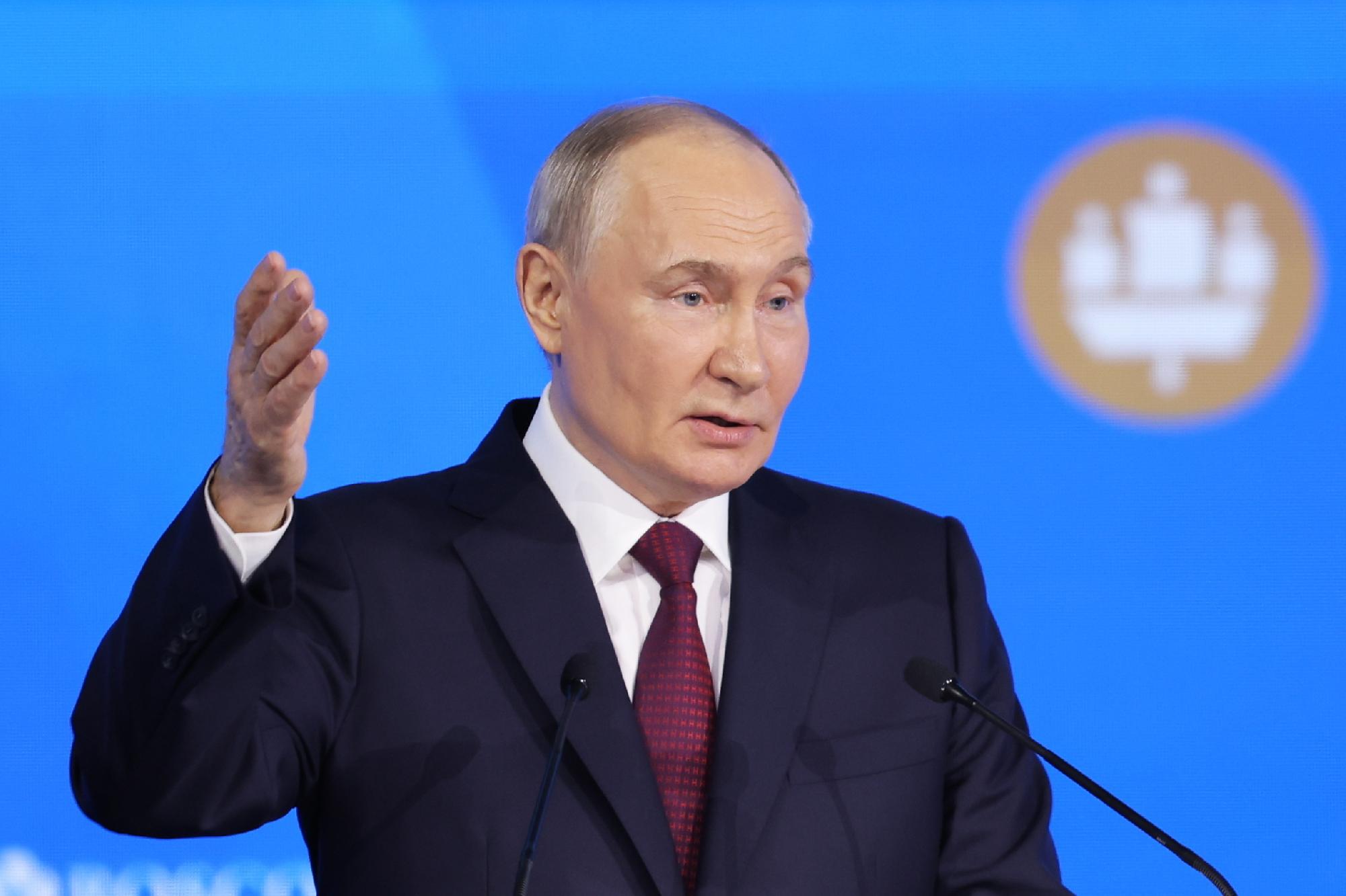 Putyin: Valóságos verseny folyik az országok között a szuverenitásuk megerősítéséért