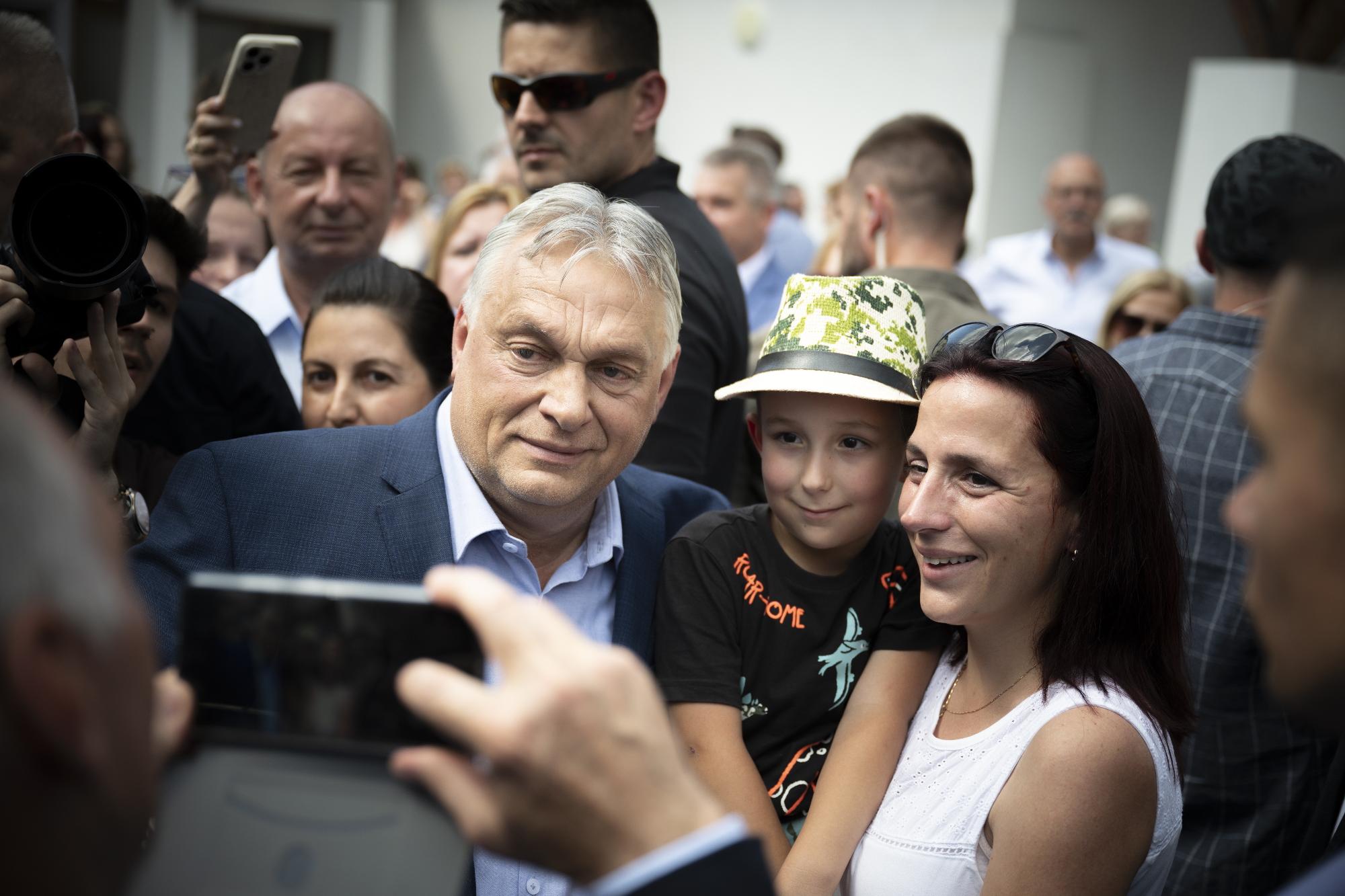 Orbán Viktor: Kilencedikén arathatunk egy akkora győzelmet, hogy abba még Brüsszel is beleremeg + videó