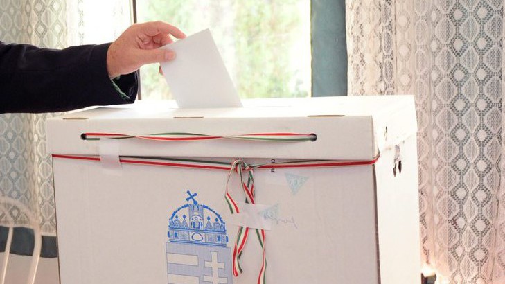 Reggel 6-kor országszerte megnyitottak a szavazókörök