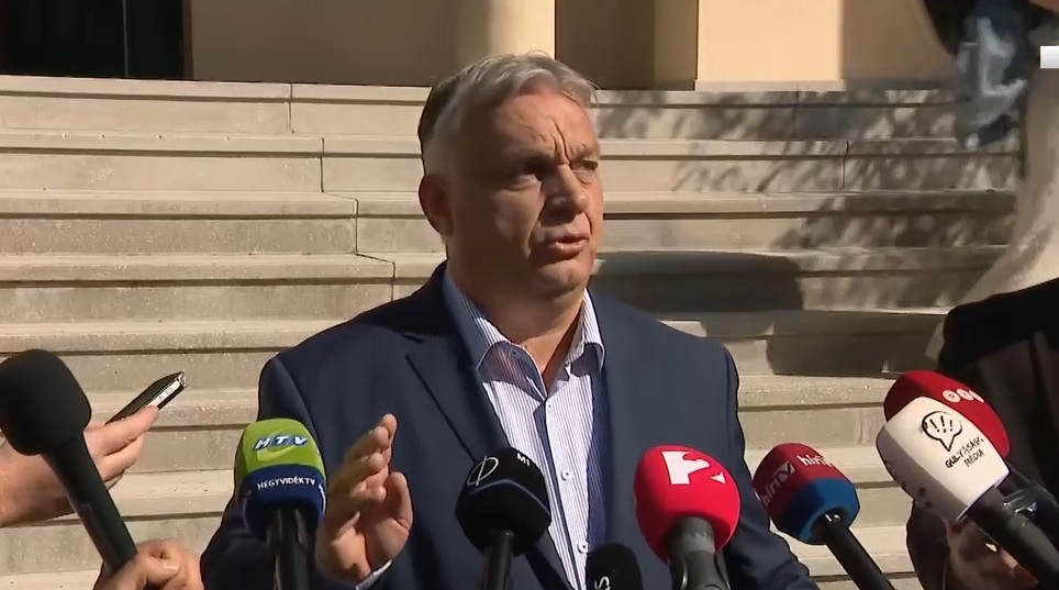 Orbán Viktor rögtönzött sajtótájékoztatót tartott miután leadta a szavazatát + videó