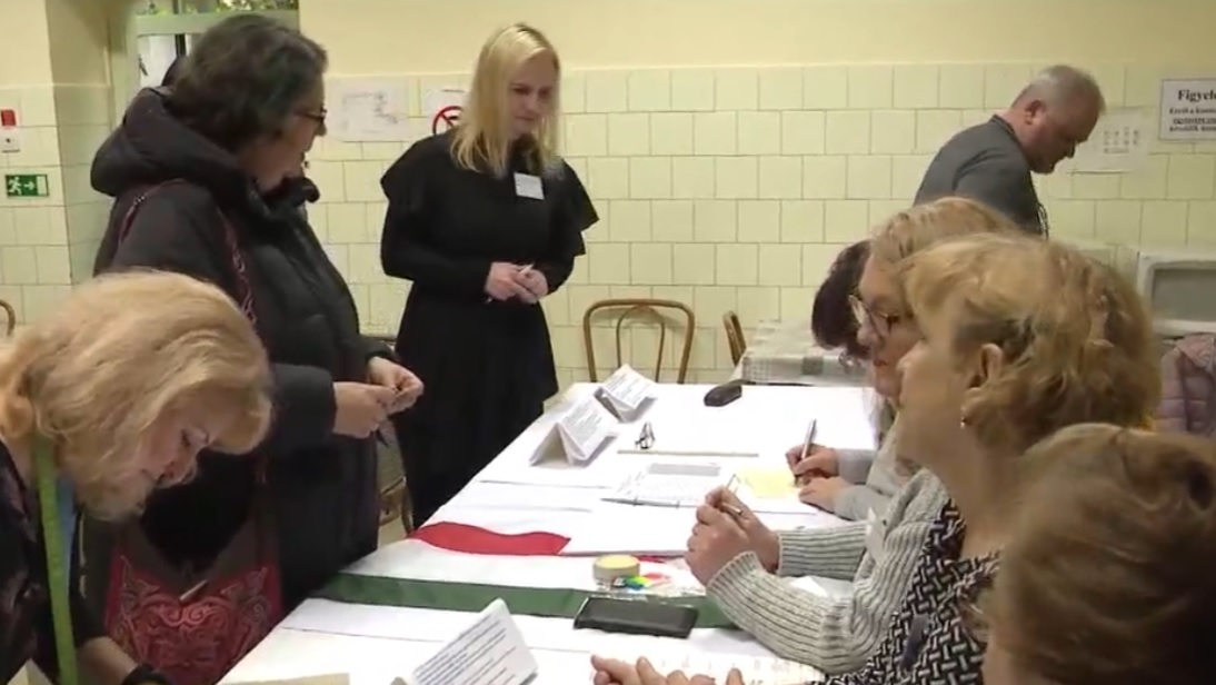 A Fidesz szerint több visszásság is történhetett a szavazólapokkal Újpesten + videó