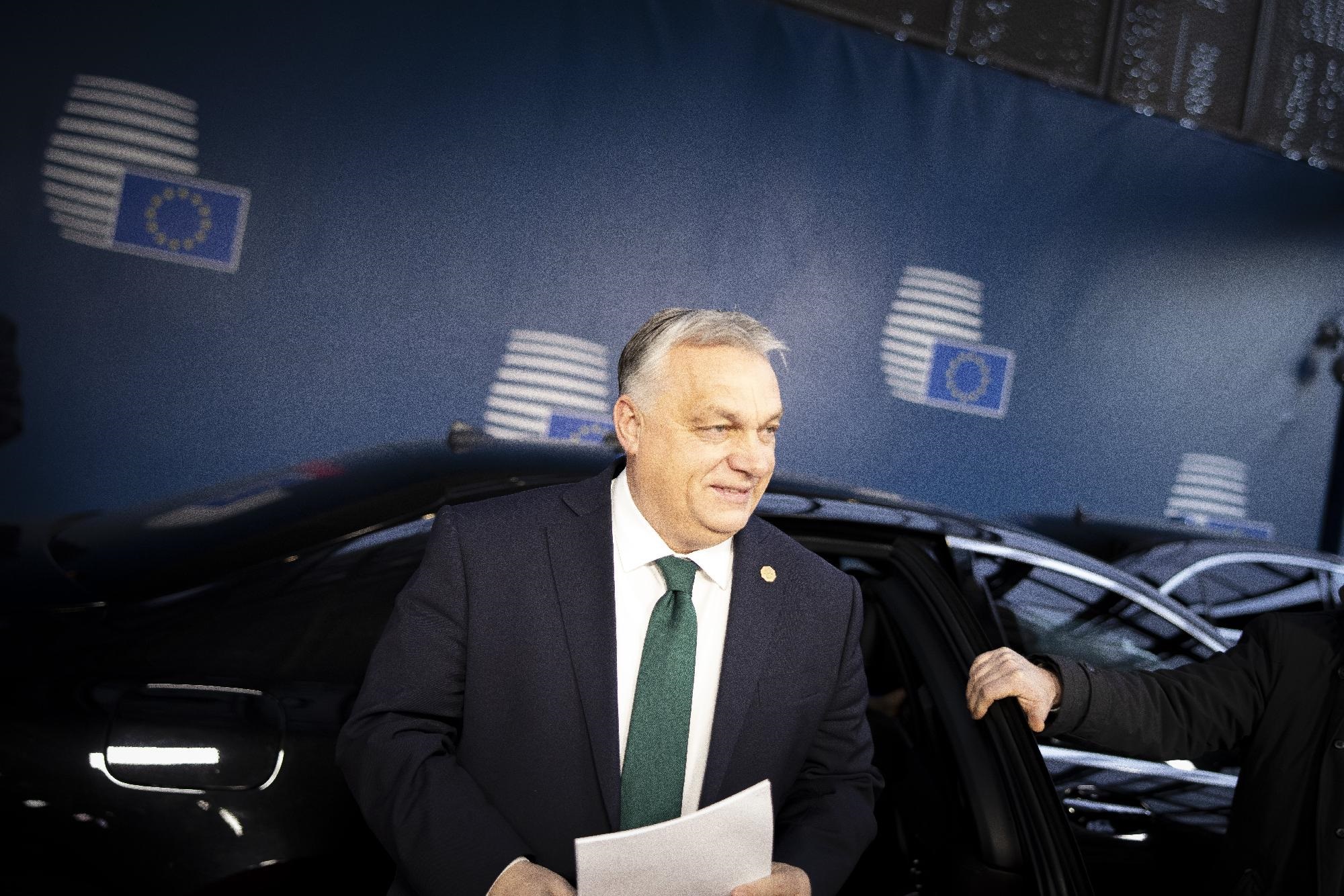 Erős nemzeti felhatalmazással érkezik az EU-csúcsra Orbán Viktor