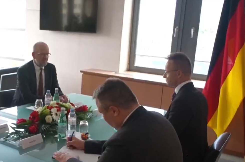 Magyaroroszág továbbra is kész biztosítani a német autógyártók és a keleti beszállítóik együttműködését + videó