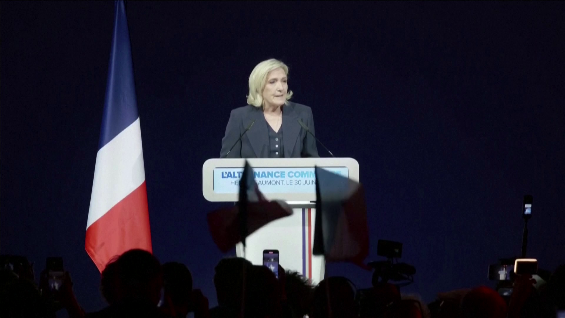 Hatalmas győzelmet aratott Marine Le Pen pártja + videó