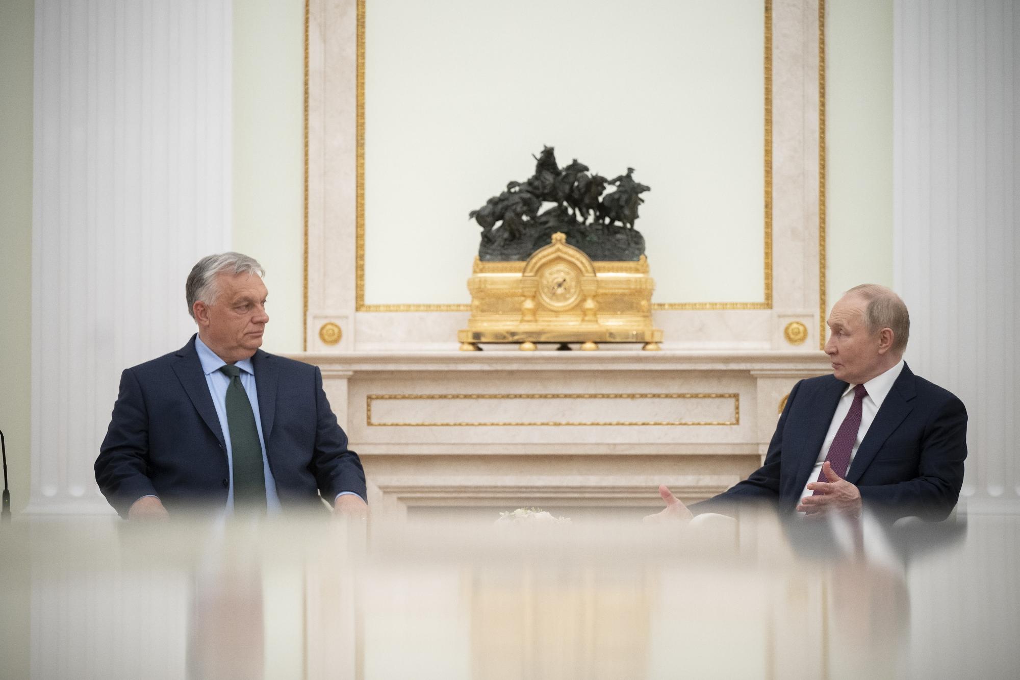 Orbán Viktor a békéről tárgyal az orosz elnökkel Moszkvában