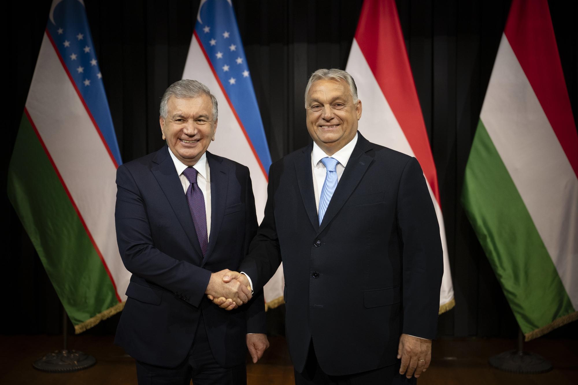 Orbán Viktor Üzbegisztán elnökével tárgyalt