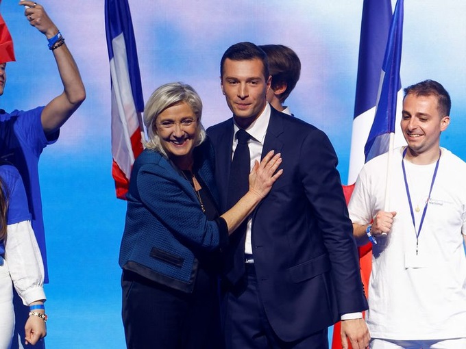 A politikai bénulás veszélye fenyegeti Franciaországot