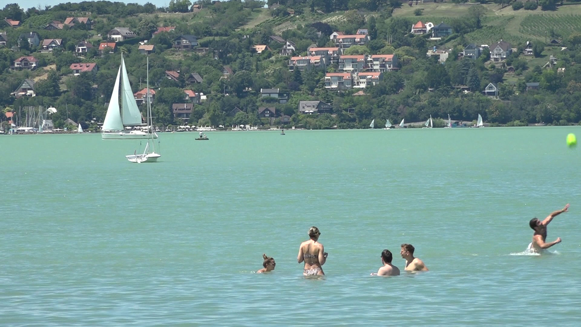 Sokan választják a belföldi vakációt, azon belül is a Balatont a nyári szezonban  + videó