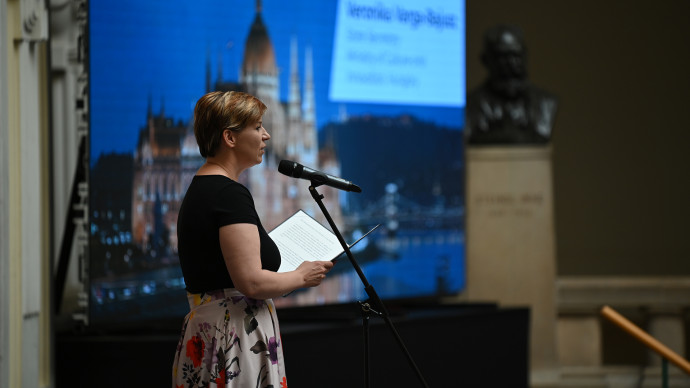 Varga-Bajusz Veronika: Hiszünk abban, hogy a fiatalok sikere a nemzet sikere