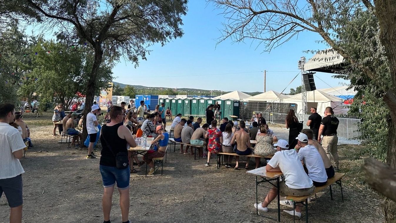 Kevesen voltak kíváncsiak Magyar Péterre az EFOTT fesztiválon