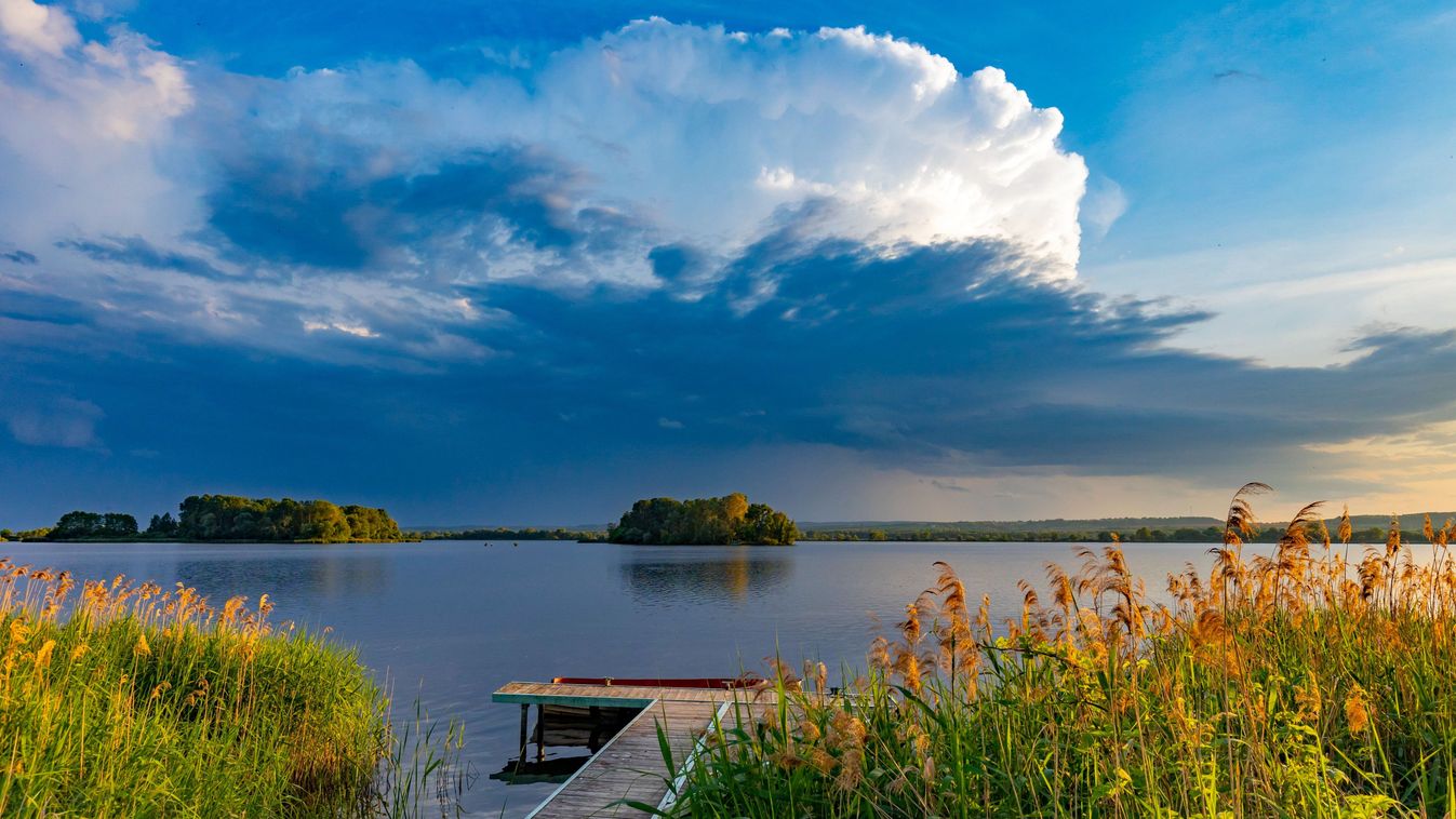 Minden stégkaput elbontanak a Balatonnál