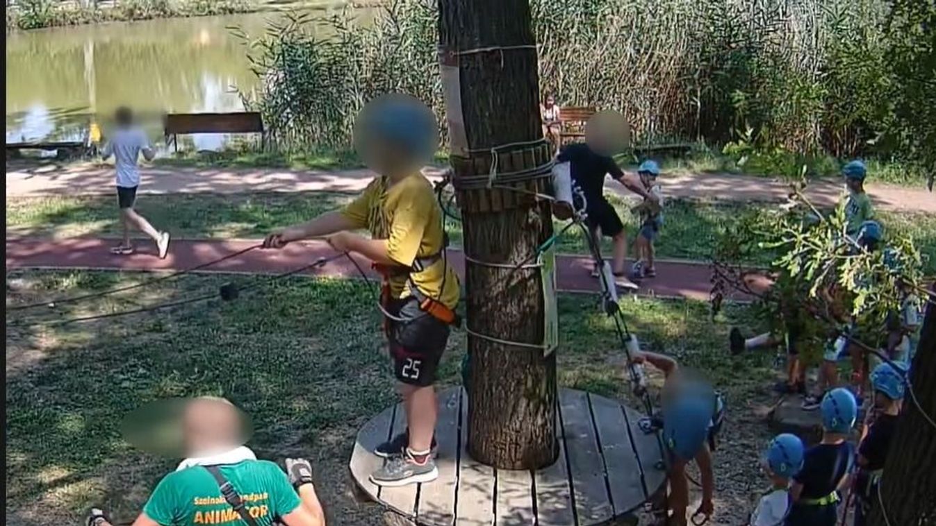 Durván bántalmaztak egy kisfiút a szolnoki kalandparkban, nyomoz a rendőrség + videó