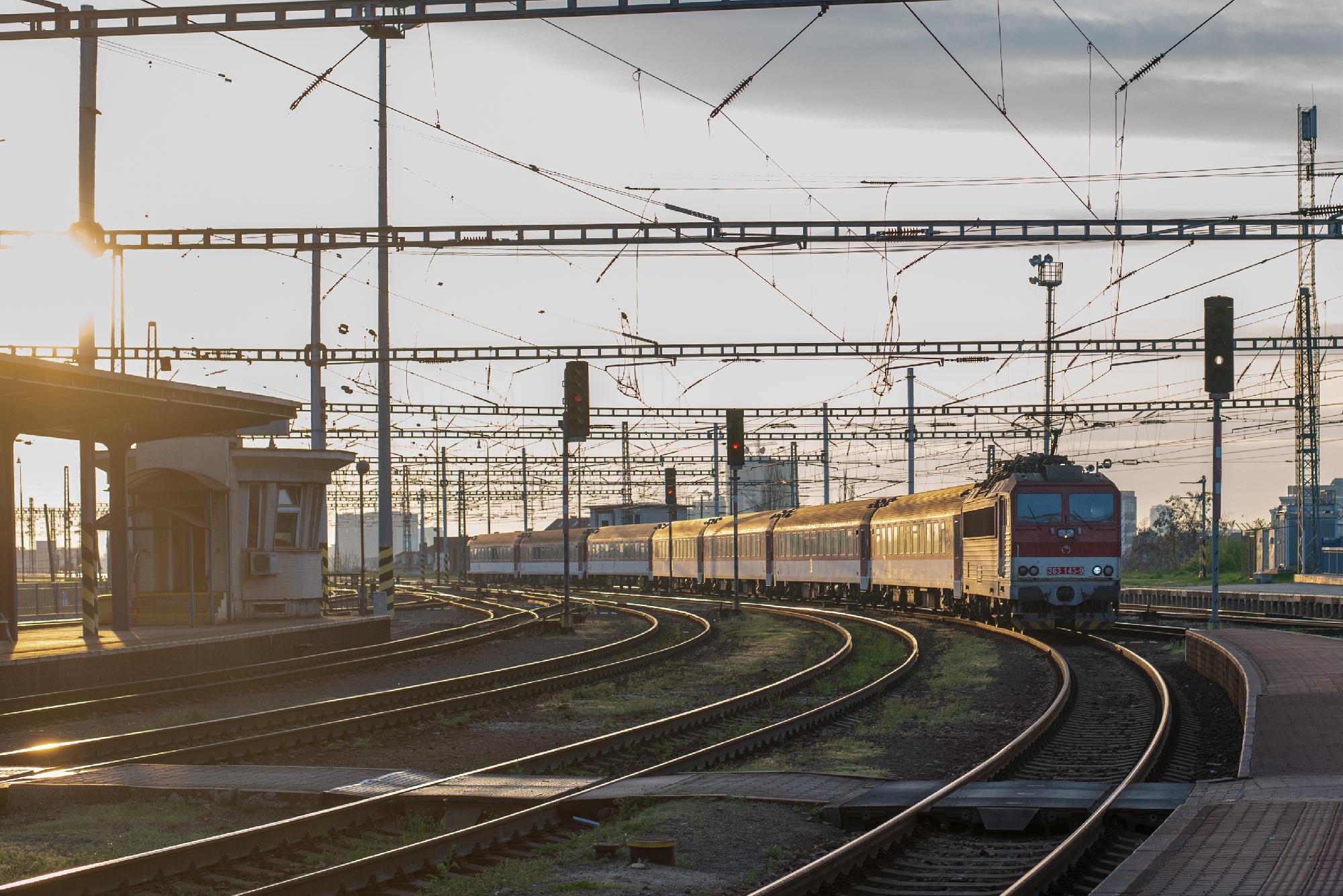 Továbbra is korlátozásokra kell számítani a szlovákiai nemzetközi vonatoknál
