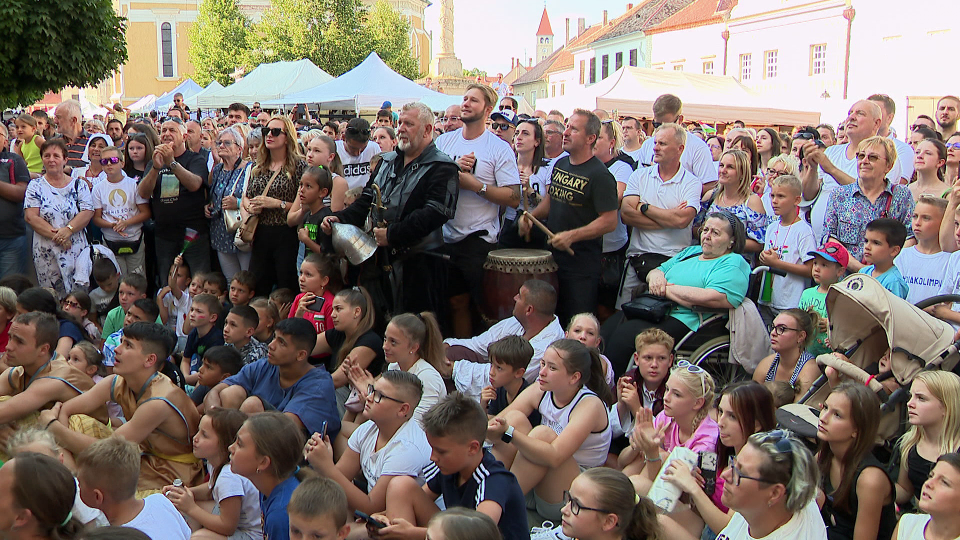 Tömegek biztatták Hámori Lucát szülővárosában Kőszegen + videó