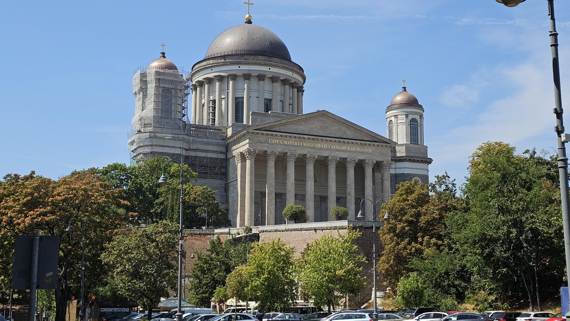 A magyar katolikusok elsőszámú templomában, az esztergomi bazilikában ünneplik Mária mennybemenetelét