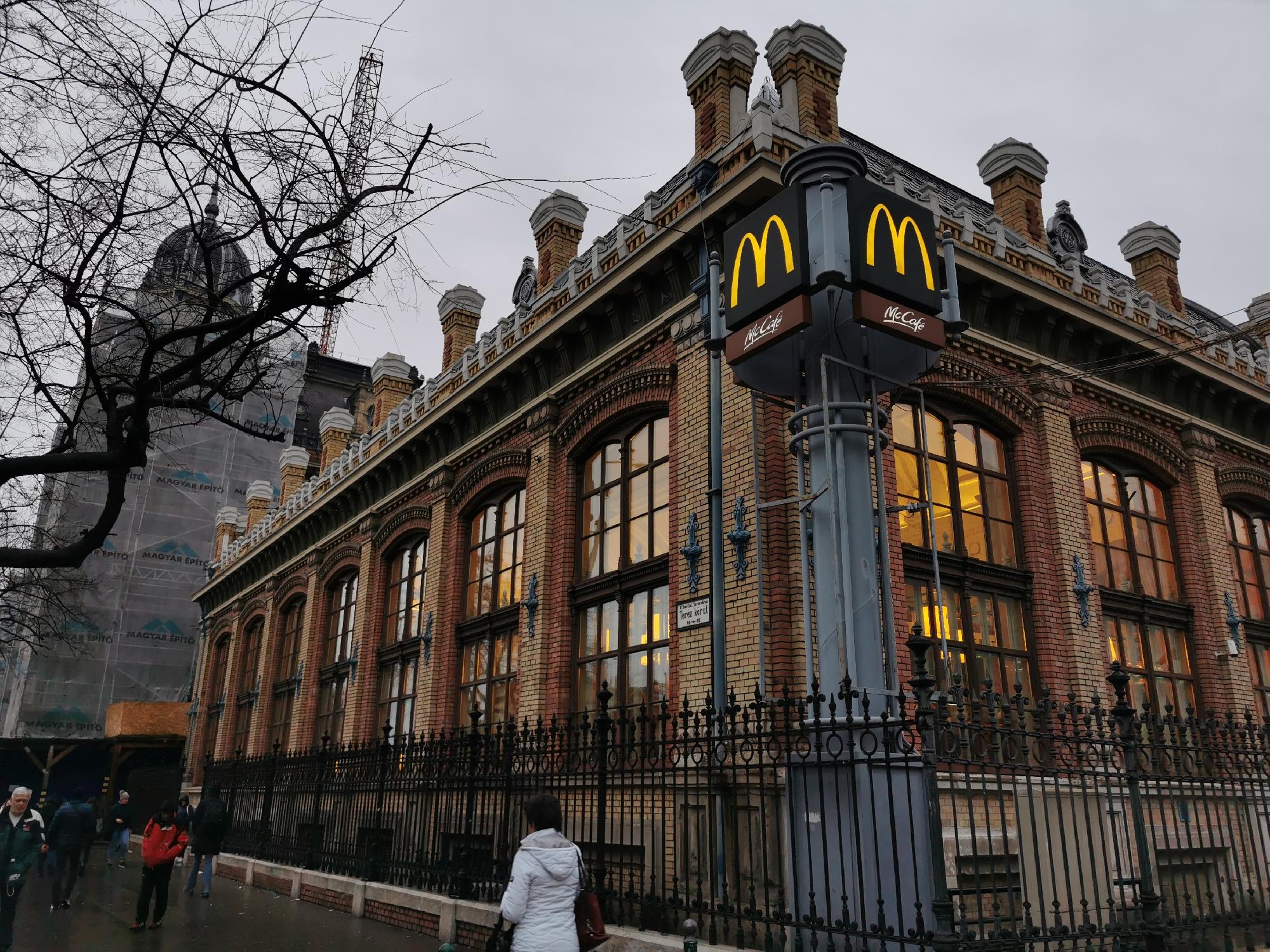 Újranyit Budapesten a Nyugati téri McDonald's