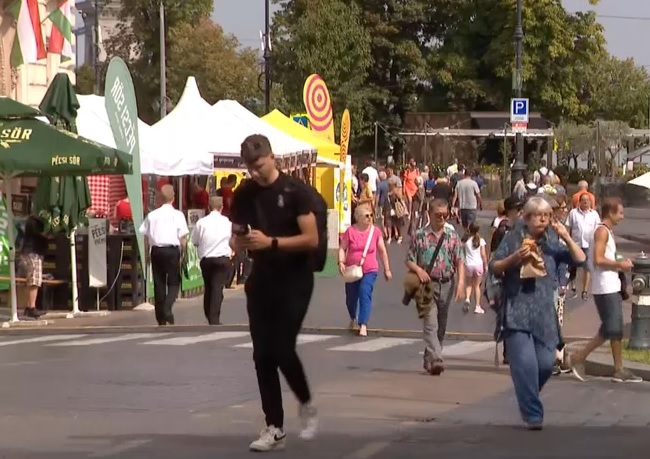 Pénztárcabarát eseménysorozatra számíthatnak a látogatók az ünnepi hétvégén + videó