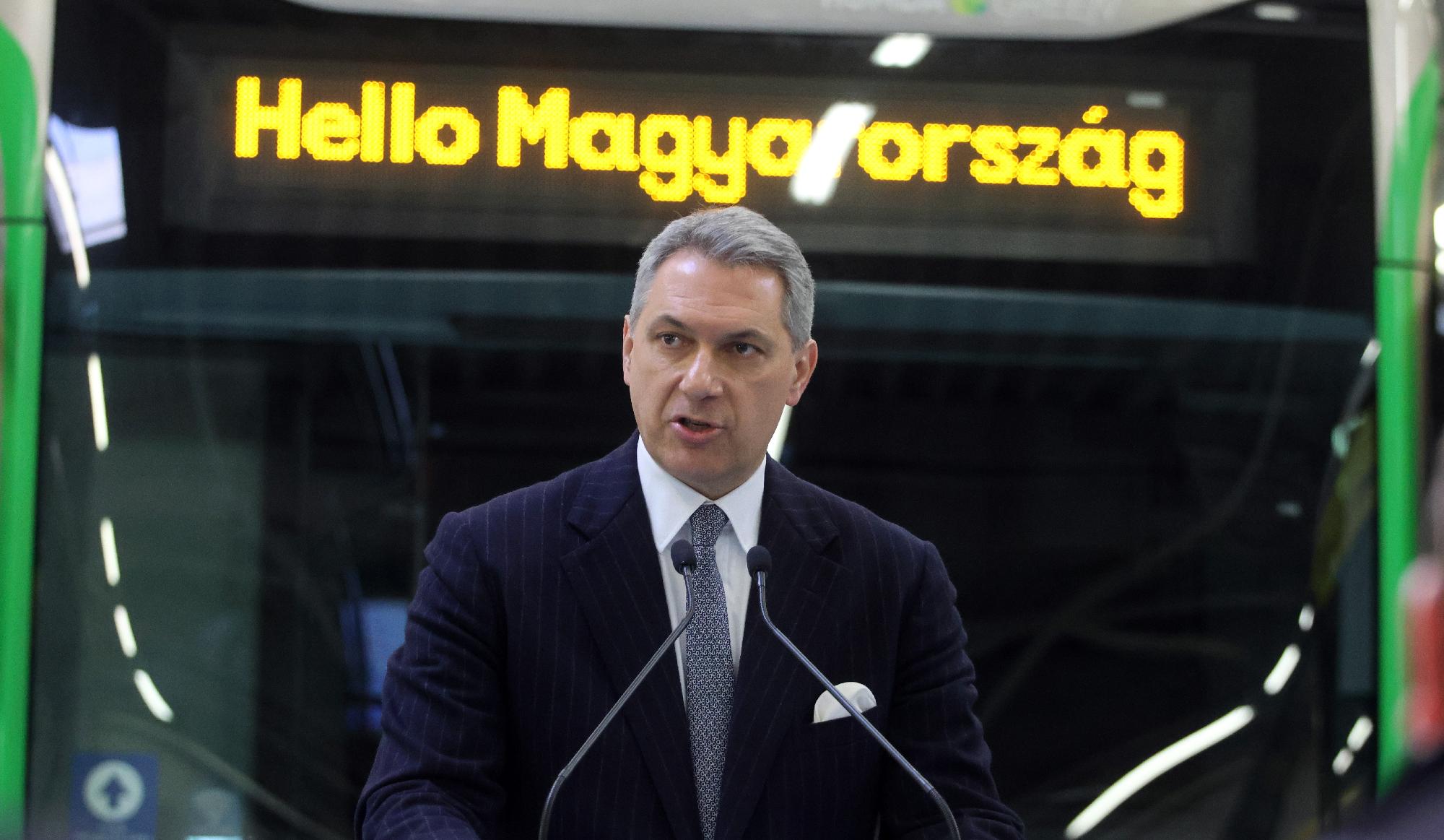 Lázár János: működik a Keleti pályaudvar + videó