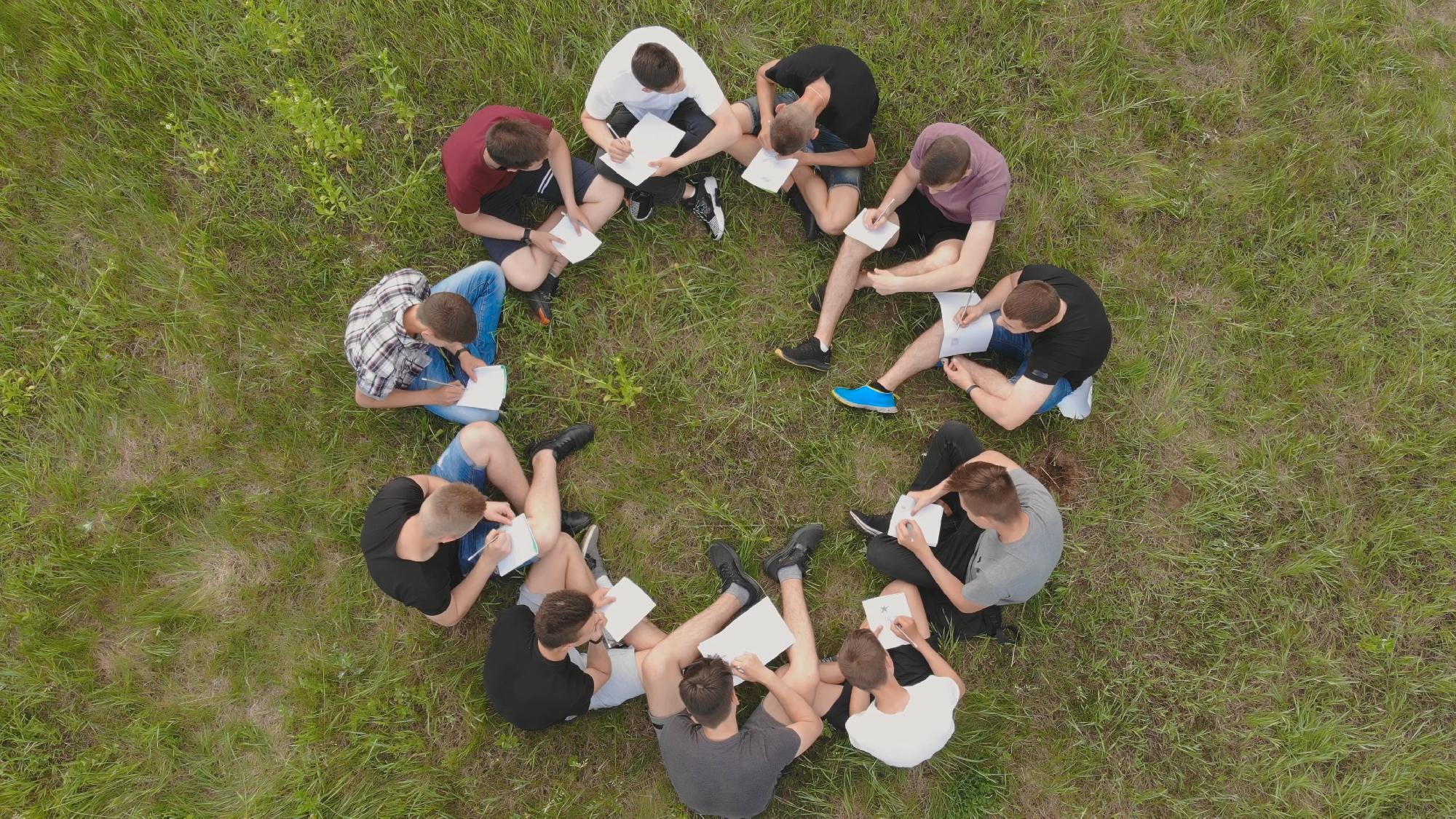 Nyílt levelet küldött a HÖOK a gólyatáborok szervezőinek