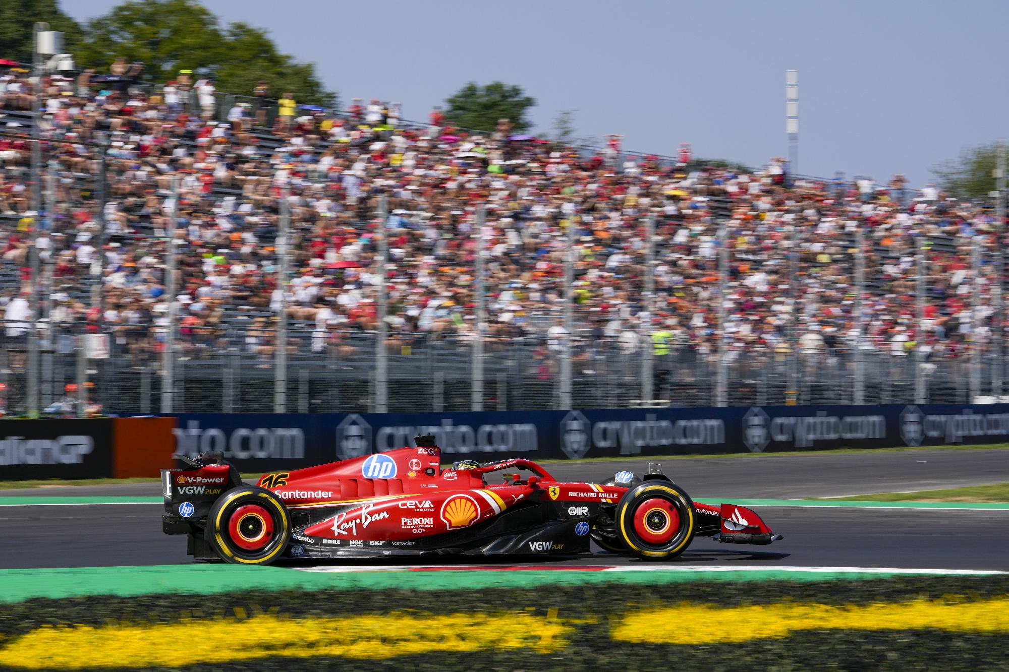 Leclerc nyerte a Ferrari hazai versenyét