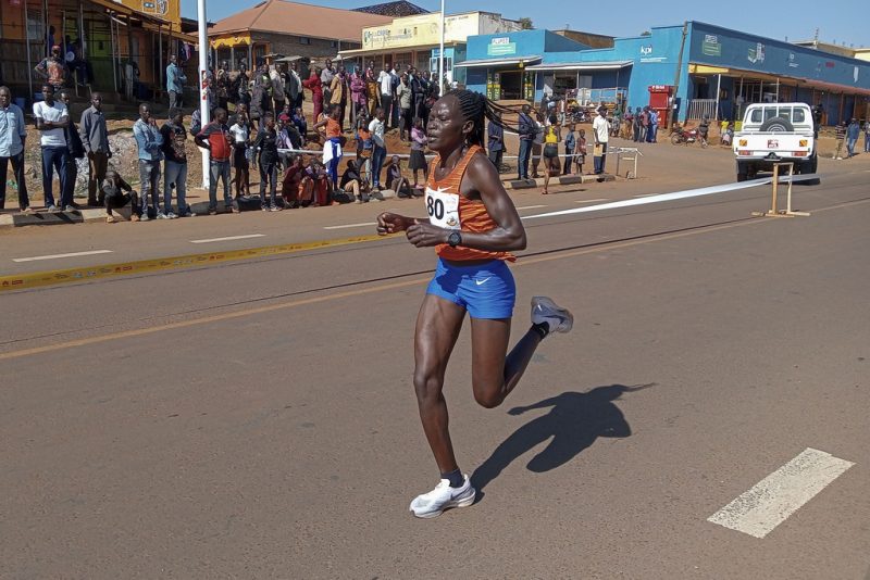 Elhunyt a benzinnel felgyújtott olimpikon maratonfutó