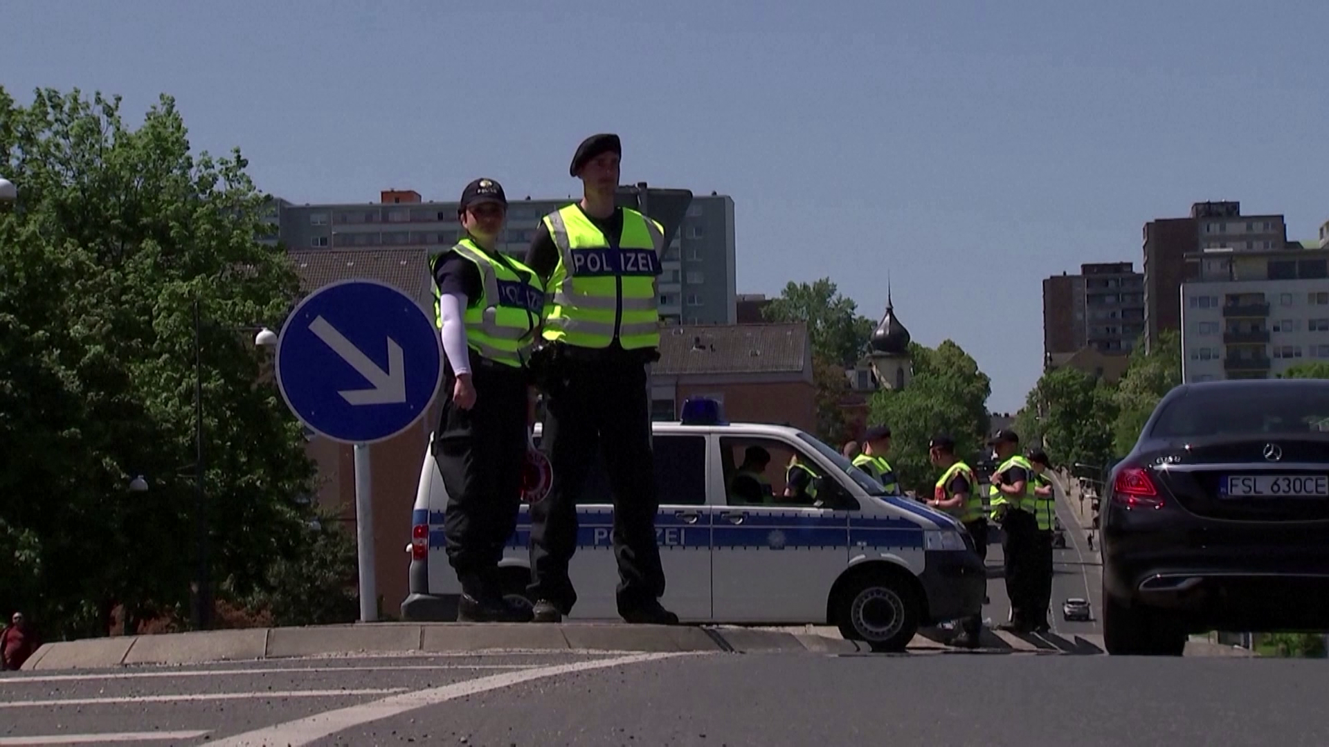 Rendőrautók és egyenruhás rendészek lepték el Németország határátkelőit + videó