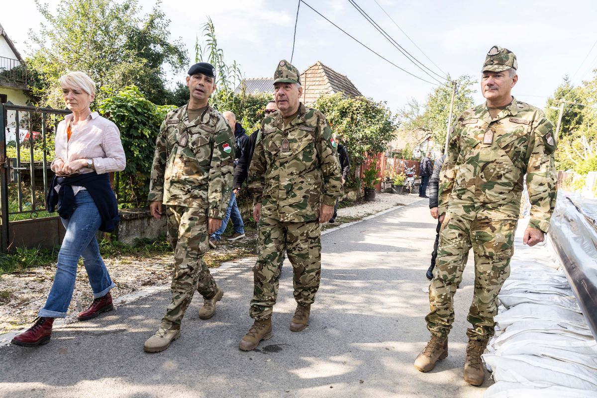 Neszmélyen az összefogás remek példáját látta a köztársasági elnök + videó