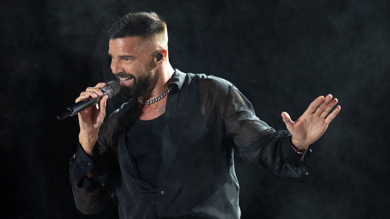 Ricky Martin Budapesten csatlakozik az árvíz elleni védekezéshez