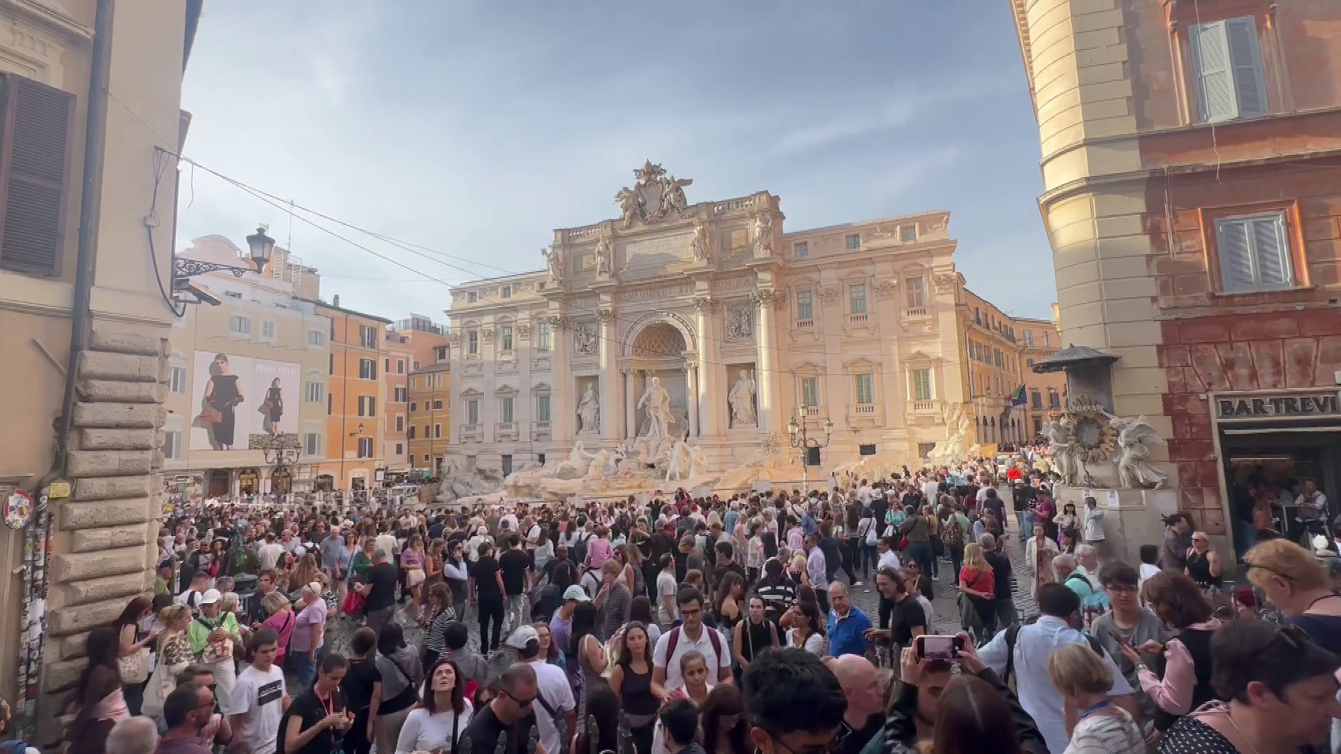 Megkezdődött a római Trevi-kút felújítása + videó