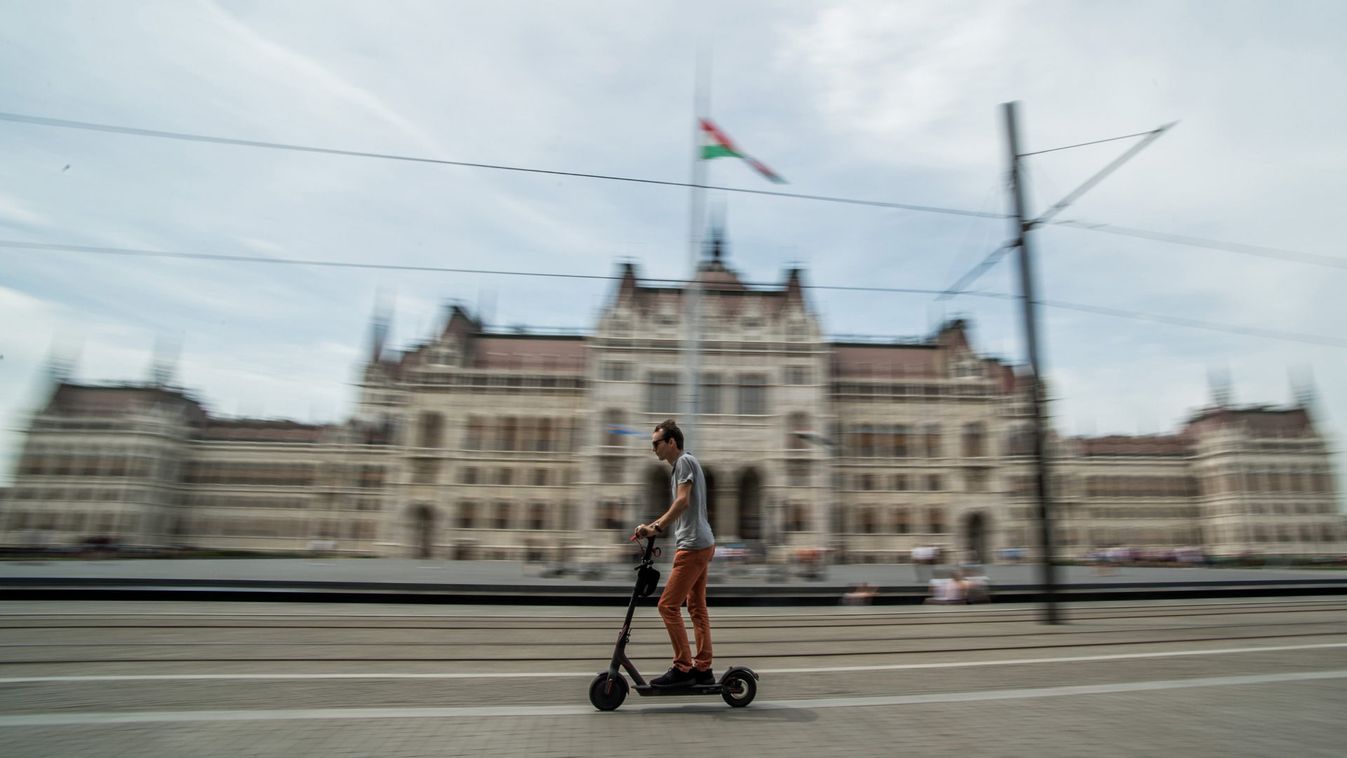 Ittas vezetés elektromos rollerrel: így büntethetnek meg