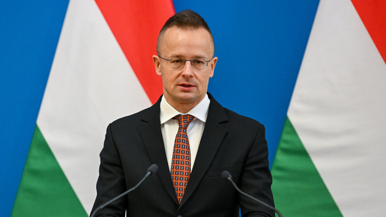 Szijjártó Péter: mintegy 1,4 millió menekültet fogadtunk eddig Ukrajnából