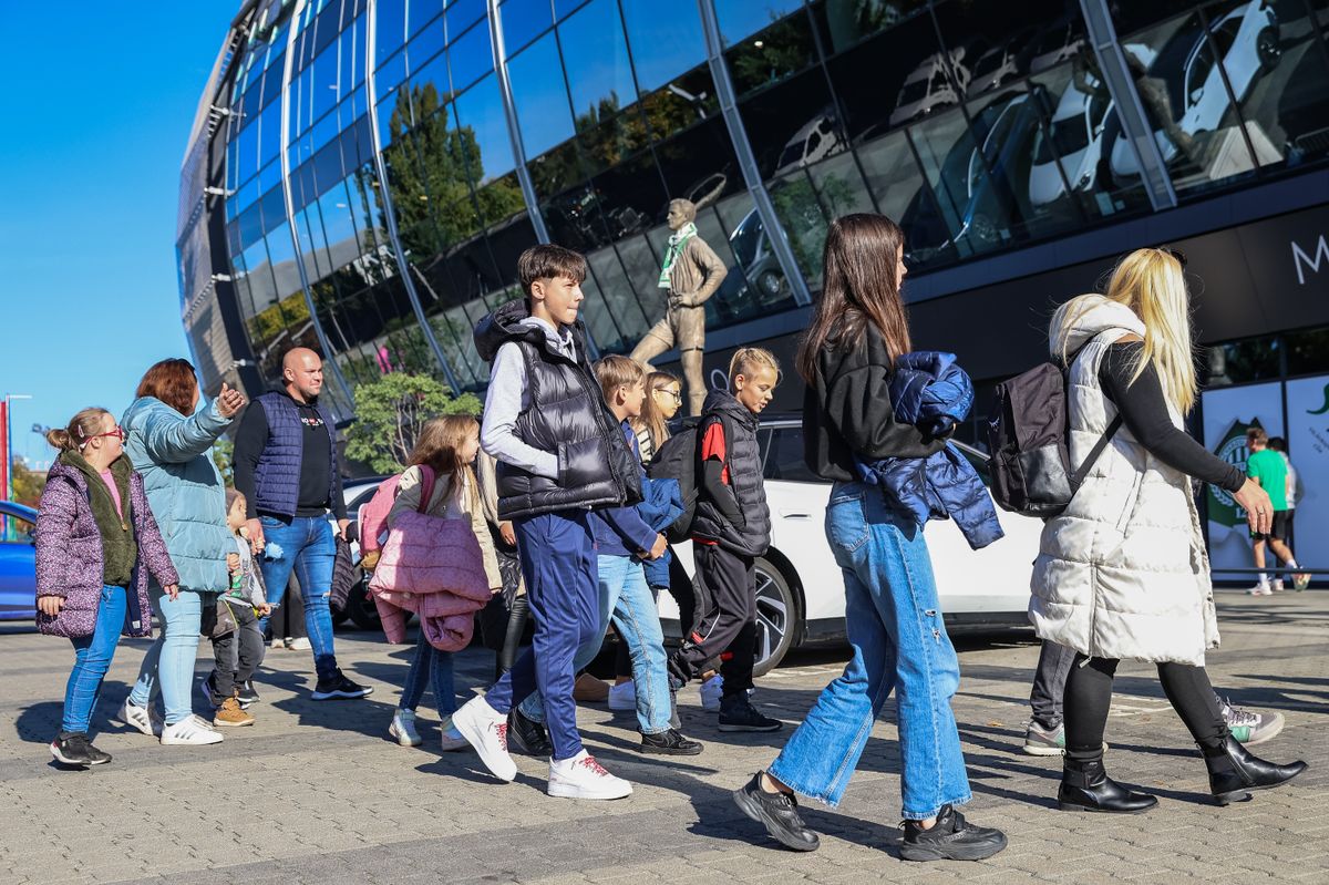 A Groupama Arénában láttak vendégül 12 betegségből gyógyuló gyermeket