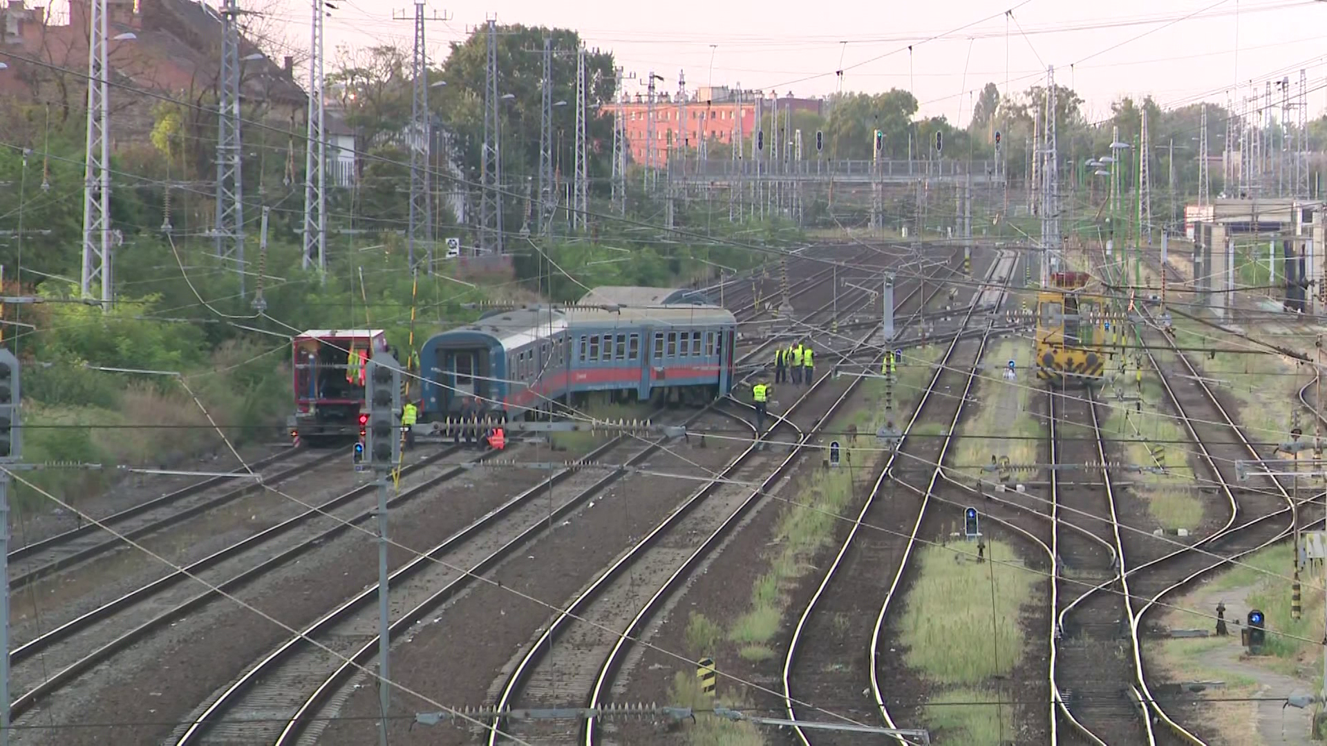 Kisiklott egy mozdony a Keleti pályaudvaron hétfő hajnalban