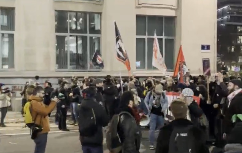 A brüsszeli Magyar Ház előtt tüntetett a szélsőbaloldali antifa csoportosulás + videó