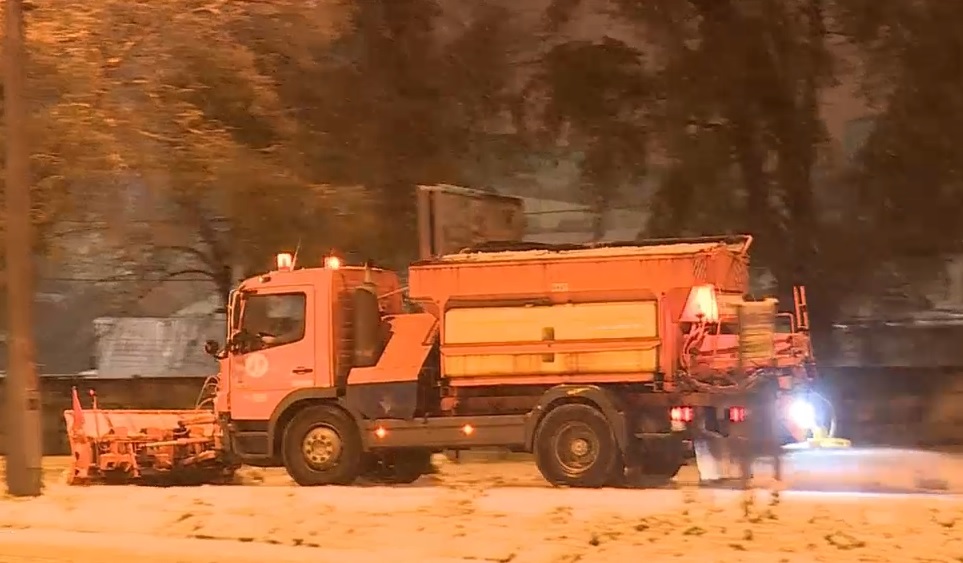 A havzás Budapest számos pontján fennakadásokat okozott + videó