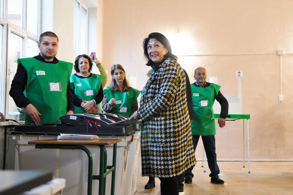 A georgiai államfő bejelentette, hogy nem fog távozni hivatalából, amikor lejárna a mandátuma