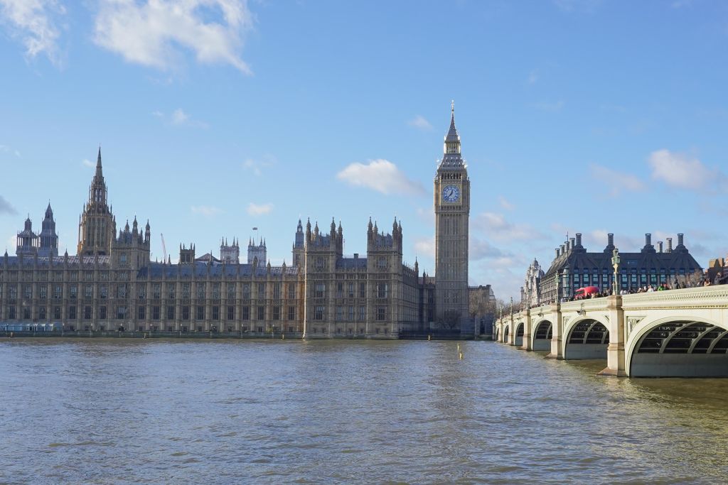 Eztán brit pénzből nyomozhatják a háborús bűnöket az ukránok