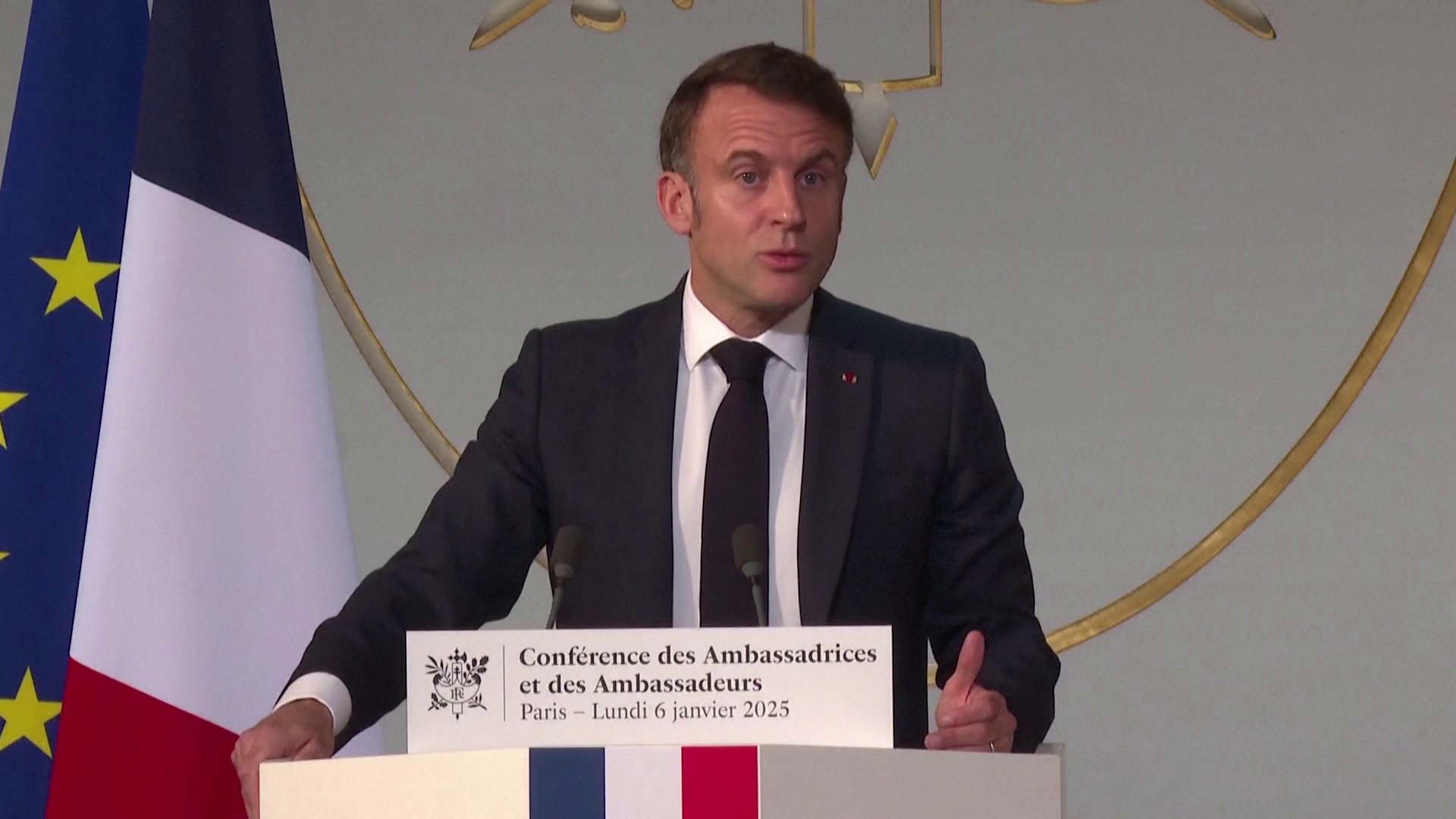 Macron: Ukrajnának reális álláspontot kell képviselnie területi kérdésekben + videó